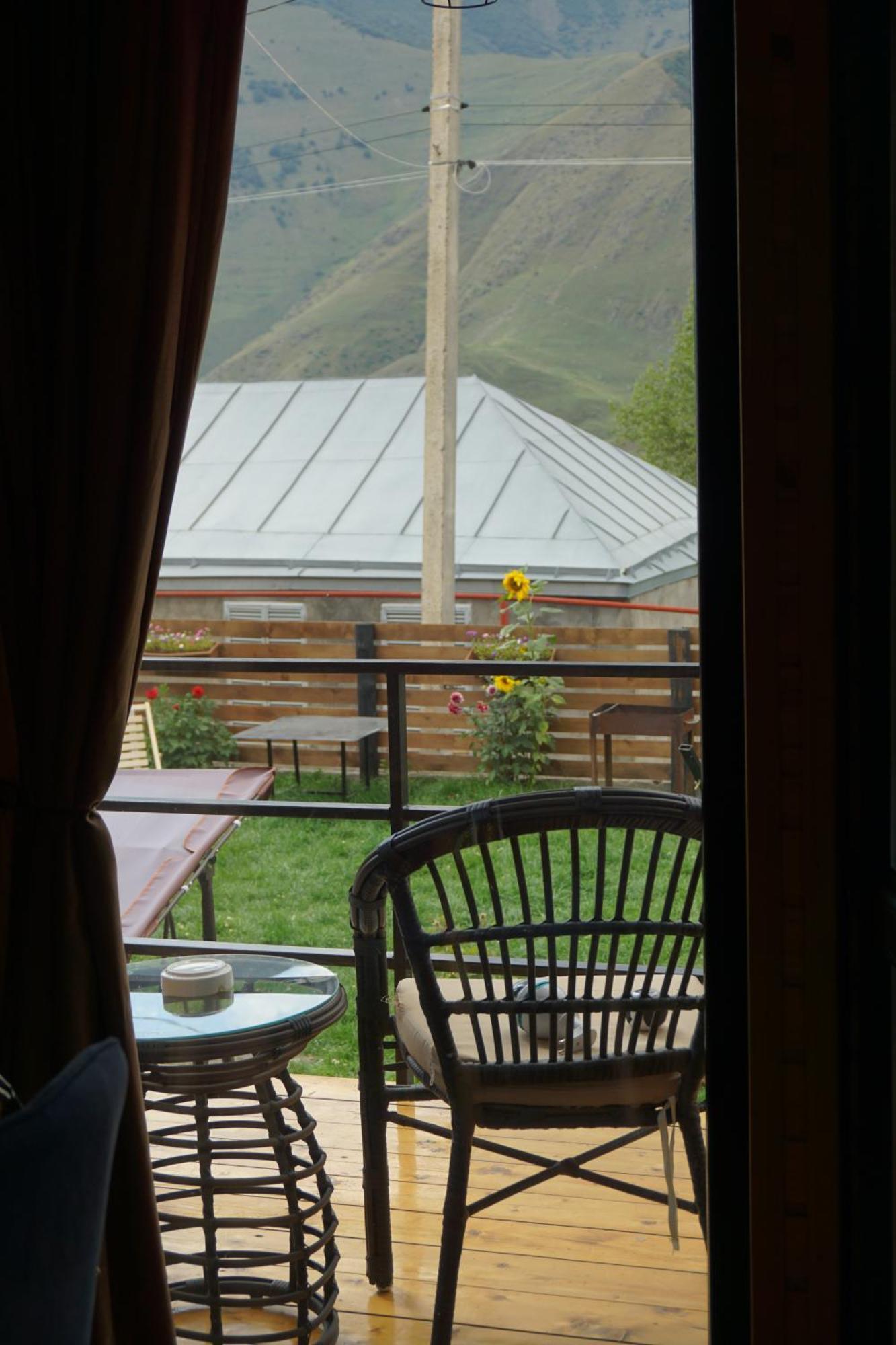Cottage Caucasus Казбеги Екстериор снимка