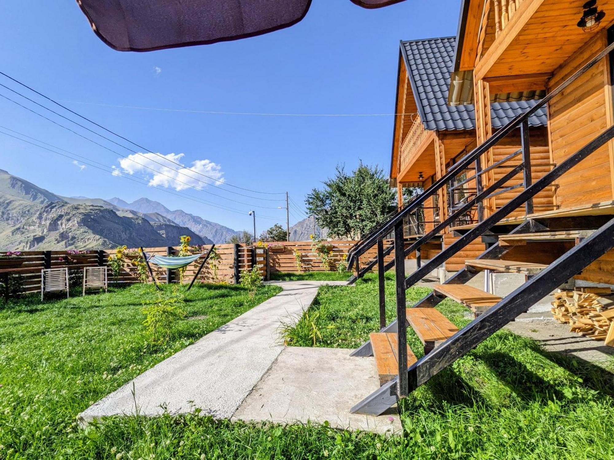 Cottage Caucasus Казбеги Екстериор снимка
